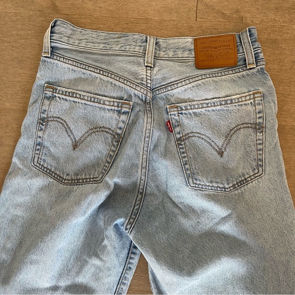 Levis High Waisted Button Up Ribcage Straight Jeans - Picture 6 of 6